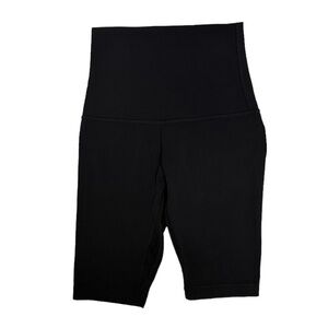 Lululemon Align Super High Rise Short *10” in Black Size 2